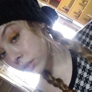Meet your Posher, Hana